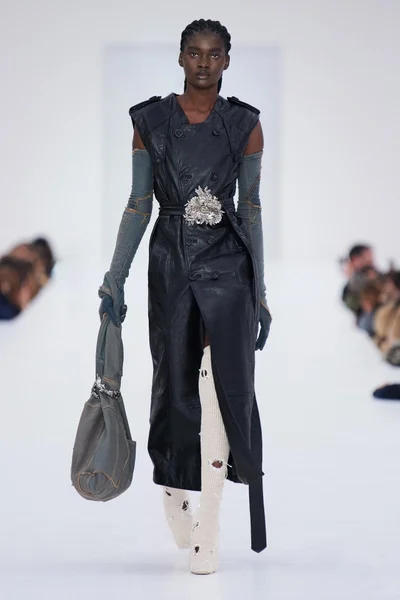 Look 4